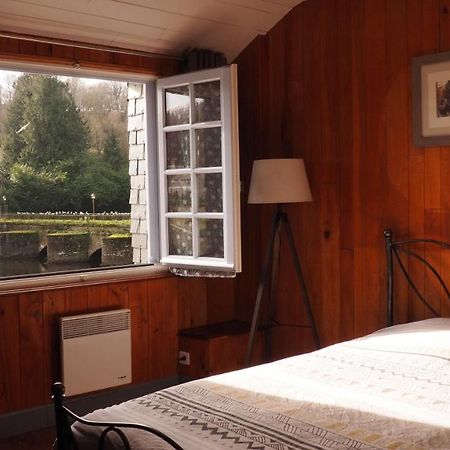 Au Pied Du Pont Bed & Breakfast Chateauneuf du Faou Bagian luar foto